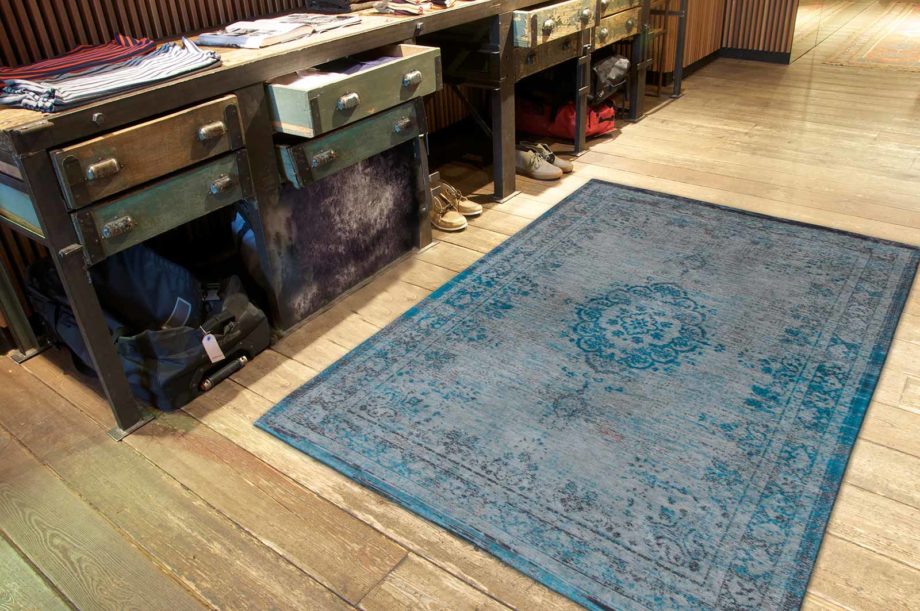 Louis De Poortere tapet LX 8255 Fading World Medaillon Grey Turquoise interior 2