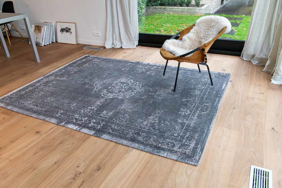 Louis De Poortere tapet LX 9148 Fading World Stone interior 6