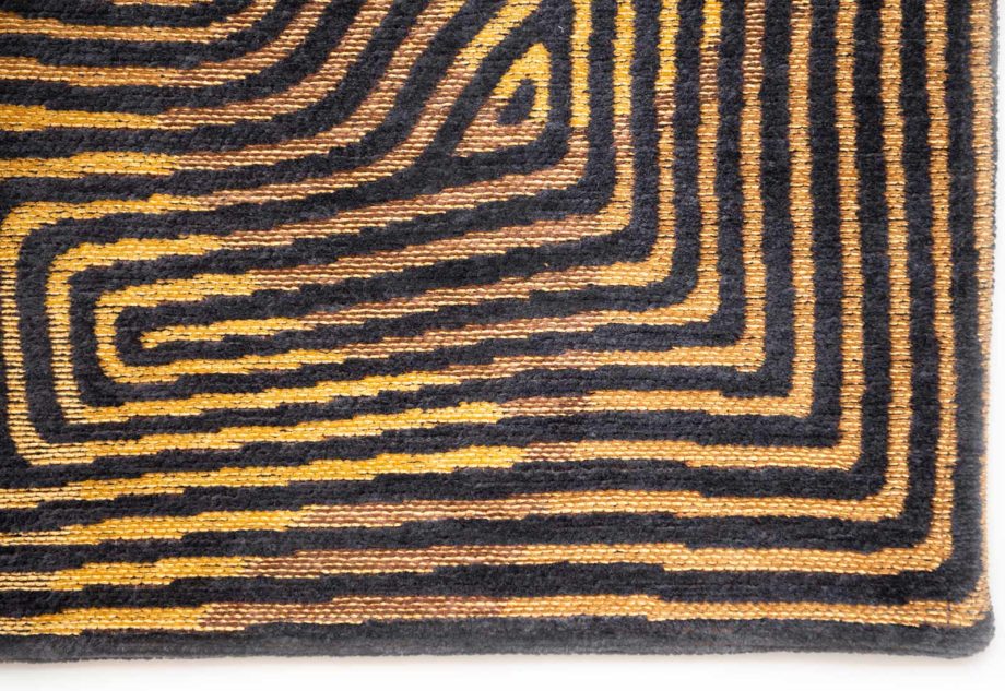 Louis De Poortere tapet LX 9227 Meditation Coral Black Gold corner