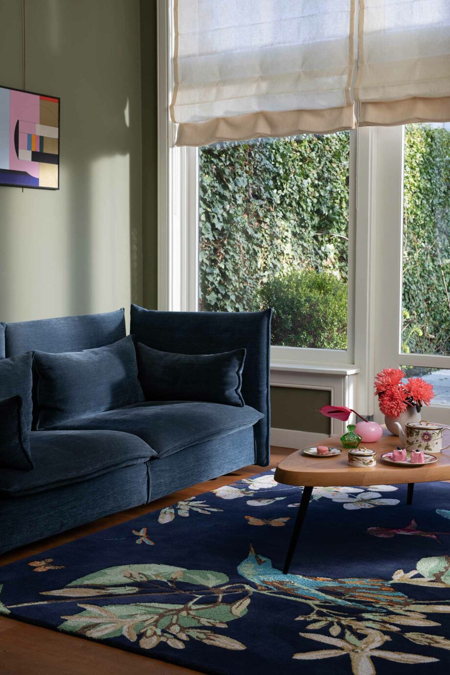Wedgwood Hummingbird Navy 037818 interior 1
