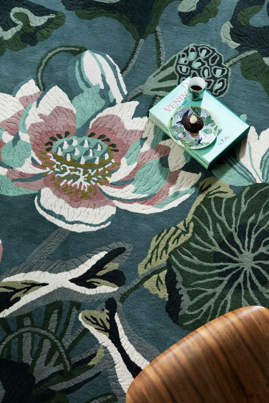 Wedgwood Waterlily Midnight Pond 038608 interior 2
