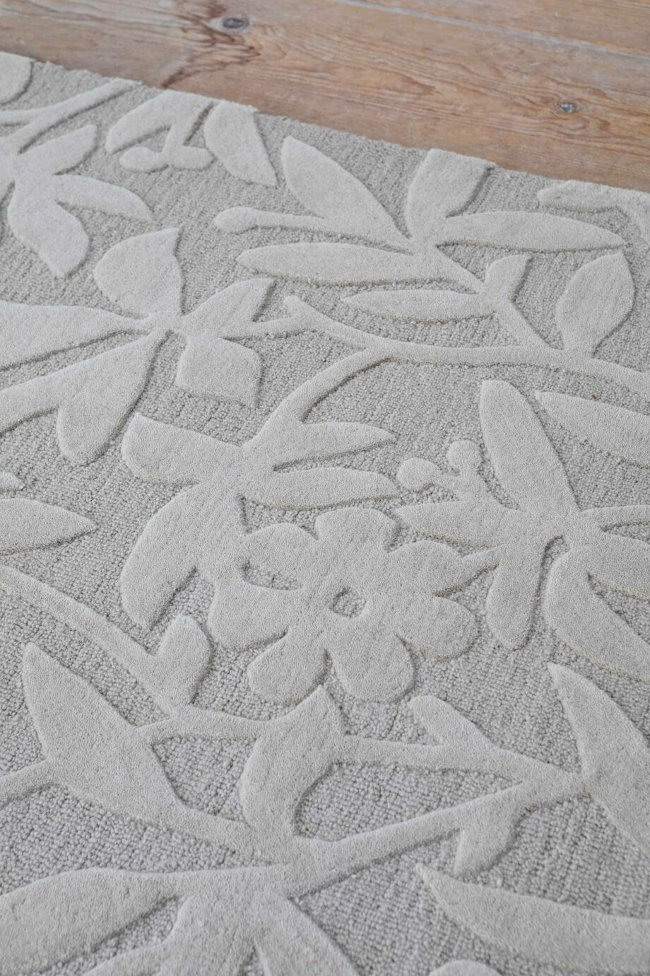 Laura Ashley Cleavers Natural 080901 interior B