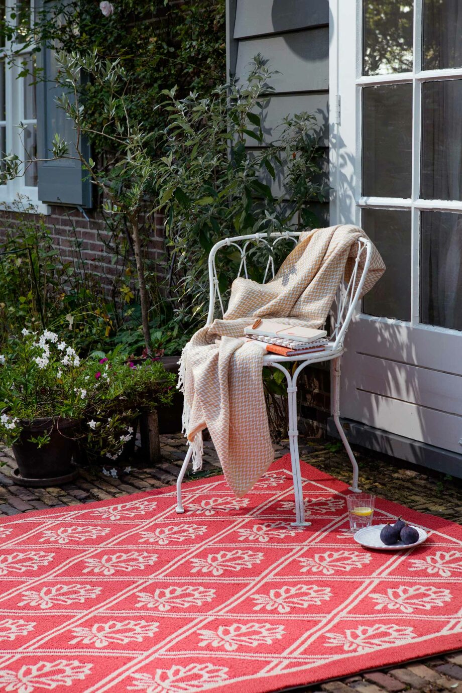 Laura Ashley outdoor Porchester Poppy Red 480200 interior A