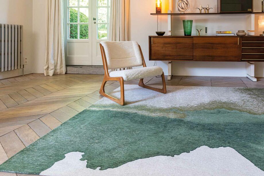 Louis De Poortere tapet Meditation Lagoon 9331 Palm Green interior 1
