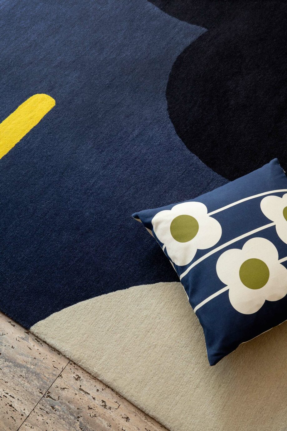 Orla Kiely Geo Flower Denim 060608 interior 3