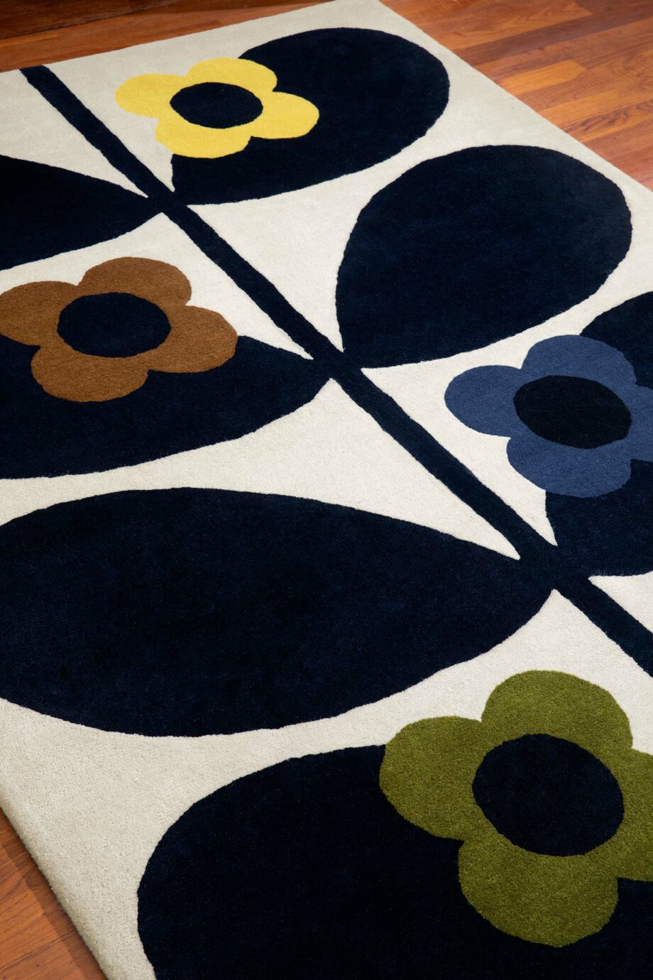 Orla Kiely Wild Rose Fawn 159605 interior 2