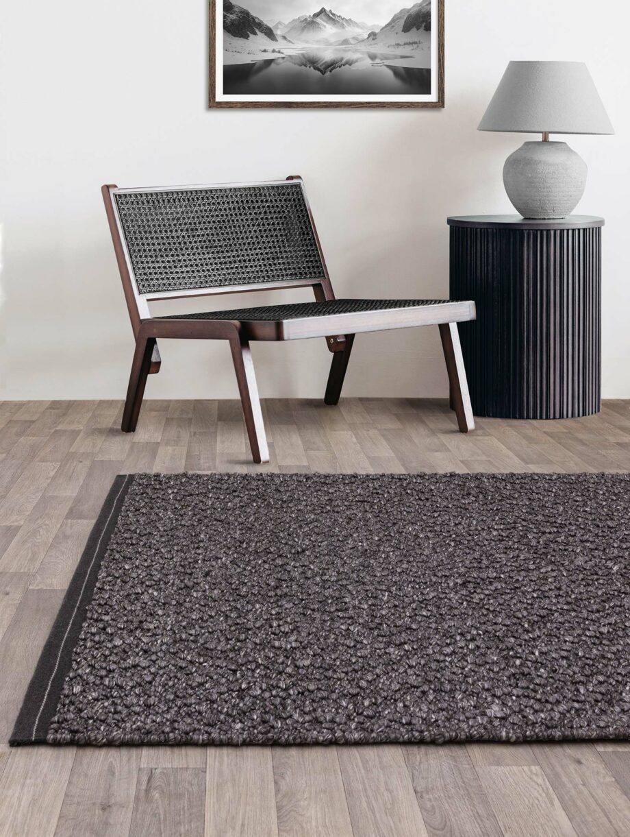 Asiatic tapet Elm charcoal interior