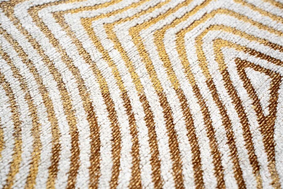 Louis De Poortere tapet Meditation Coral 9799 Yellowhippy zoom 3