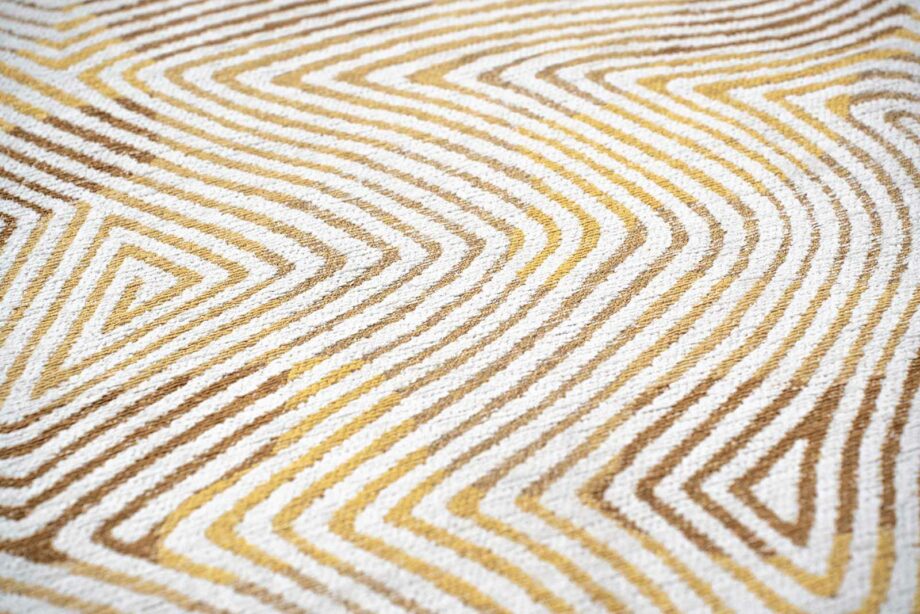 Louis De Poortere tapet Meditation Coral 9799 Yellowhippy zoom