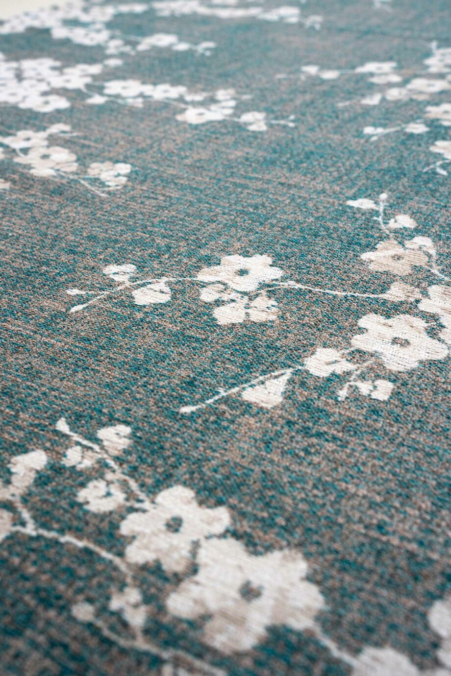 Louis De Poortere tapet Sakura 9850 Sakura Lake Blue zoom vertical