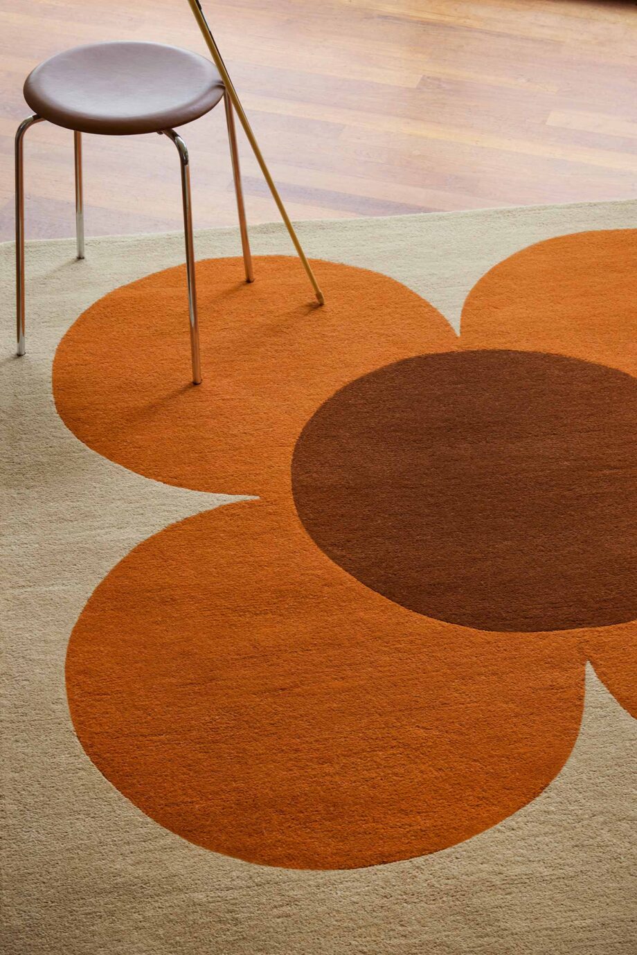 Orla Kiely Flower Placement Pumpkin Ecru 158203 interior B