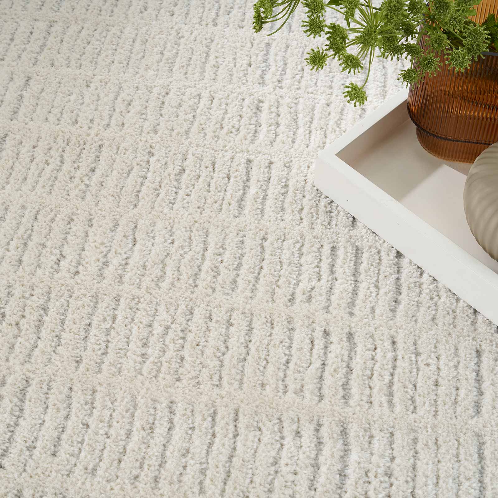 Nourison tapet Modern Comfort MNC03 IVGRY IVORY GREY 5x7 099446902160 interior 2